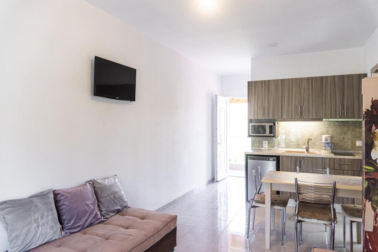 Olive Grove Aparthotel Kavos Exterior photo